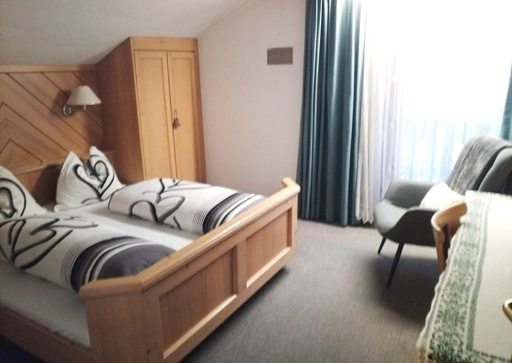 Garni Schwarzenstein Hotel Campo Tures Bagian luar foto