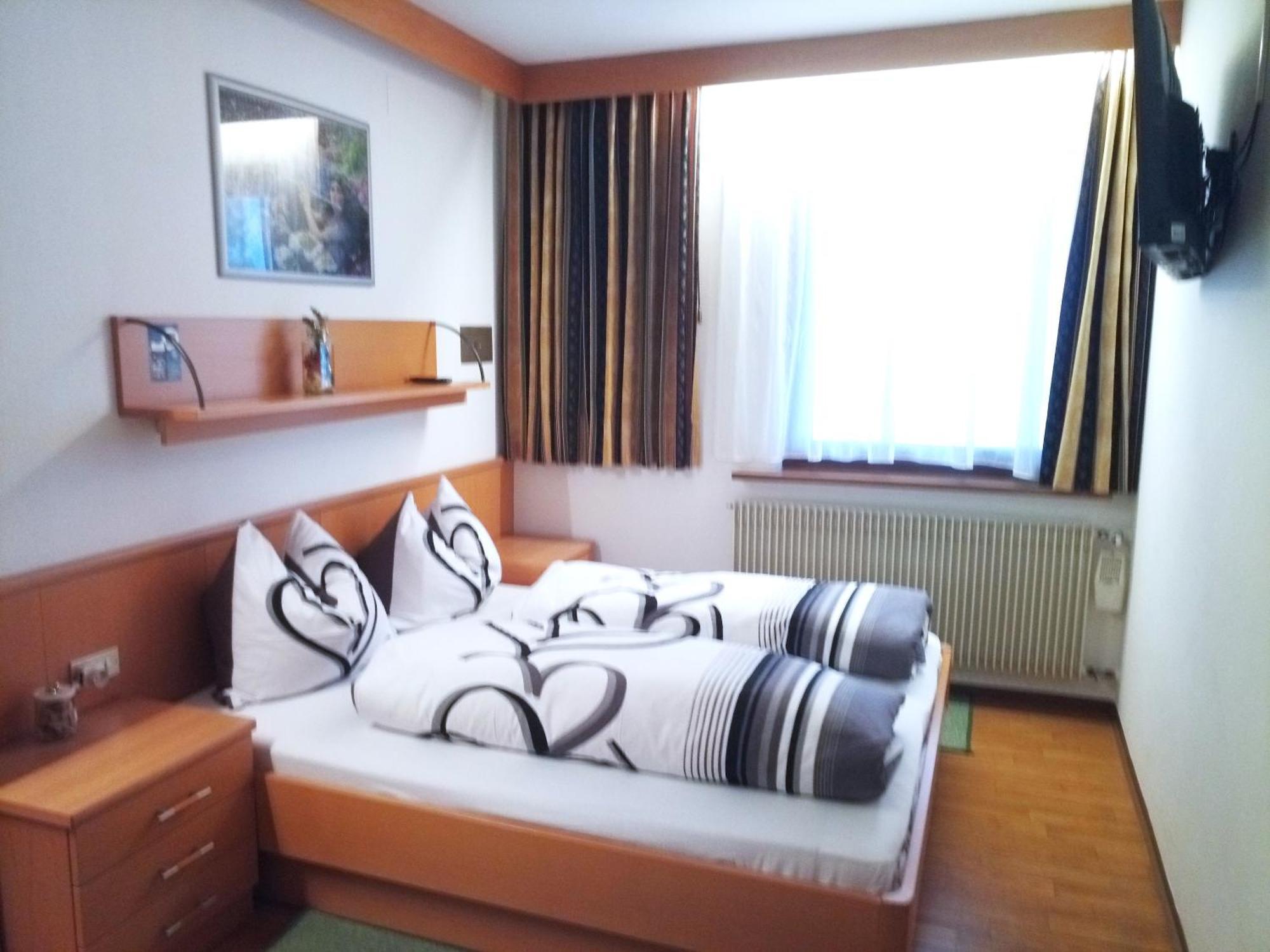 Garni Schwarzenstein Hotel Campo Tures Bagian luar foto